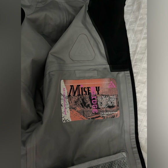 NWT Nike ACG gore-tex jacket - Picture 13 of 16